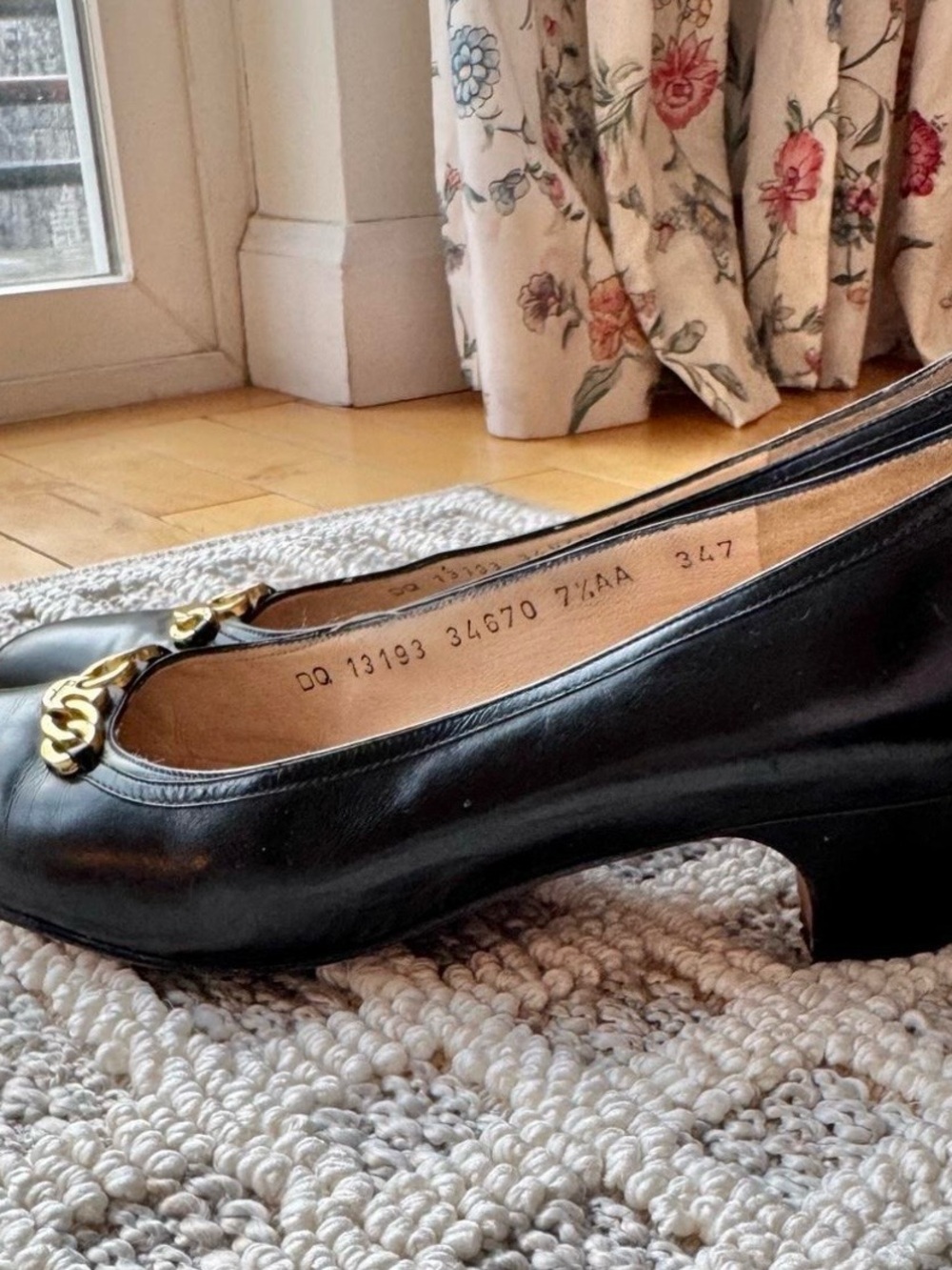 Salvatore Ferragamo Black Leather Flats with Gold Chain Accent - Picture 4 of 4